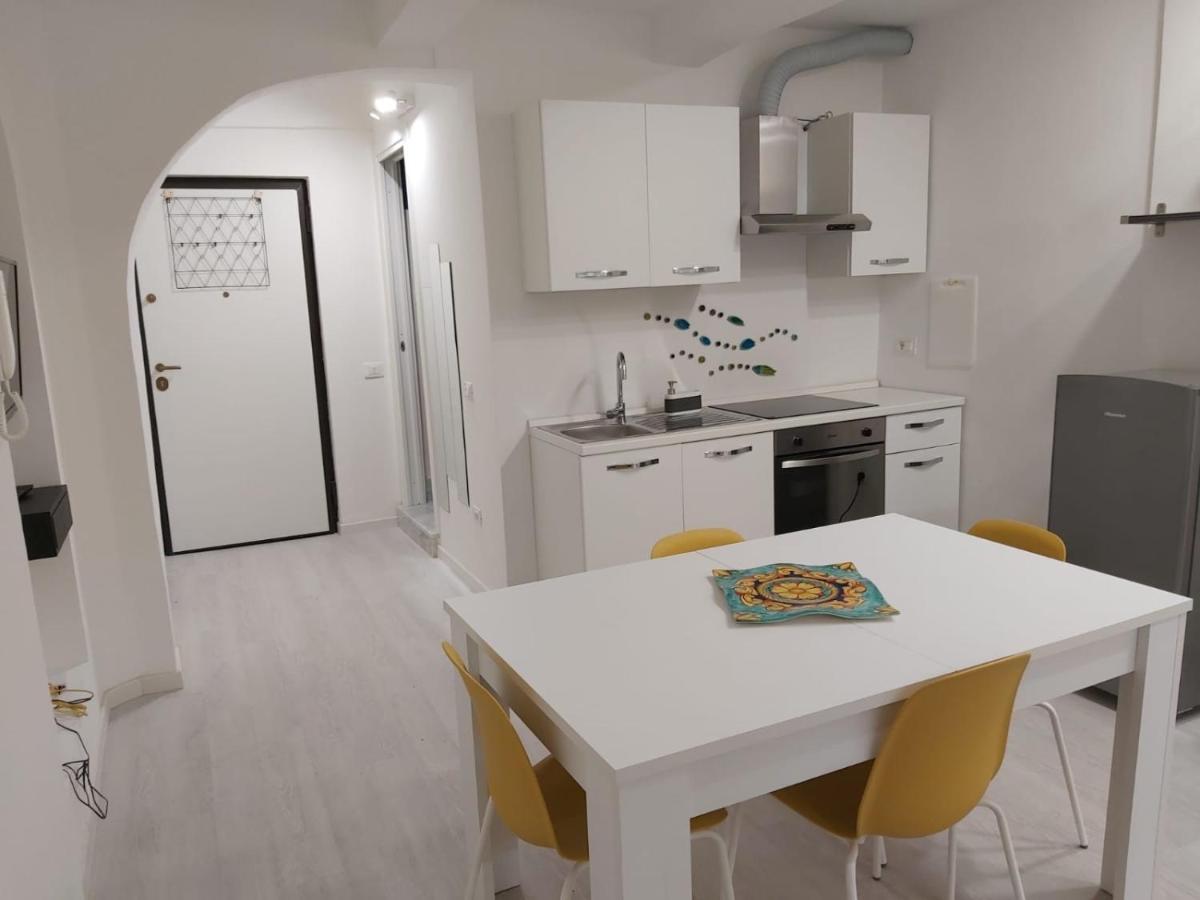 Holiday House Fieravecchia Salerno Ngoại thất bức ảnh