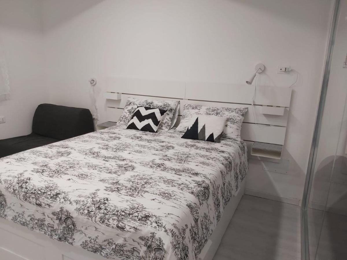 Holiday House Fieravecchia Salerno Ngoại thất bức ảnh